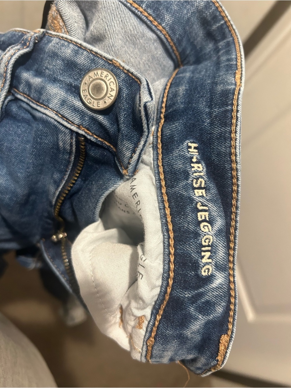 American Eagle Outfitters Ripped Mid-Blue Skinny Jeans - Picture 4 of 5